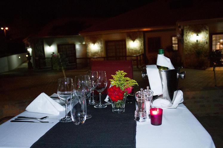 Classique Grace Boutique Hotel Sandton Exterior foto